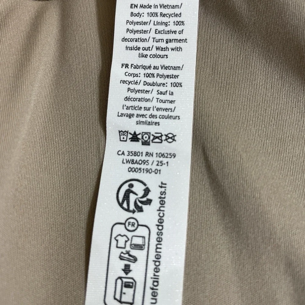 lululemon athletica tiny marks